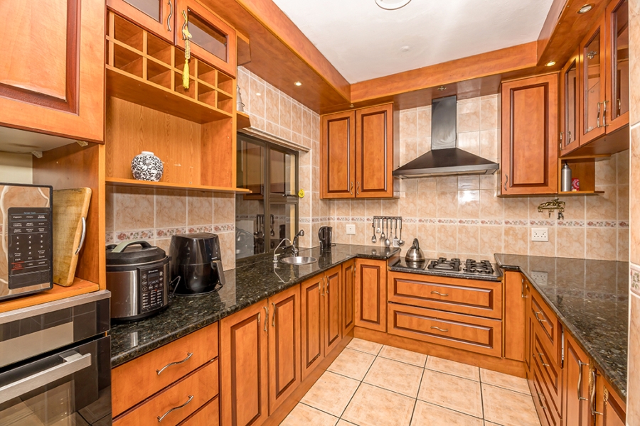 6 Bedroom Property for Sale in Sunset Beach Western Cape